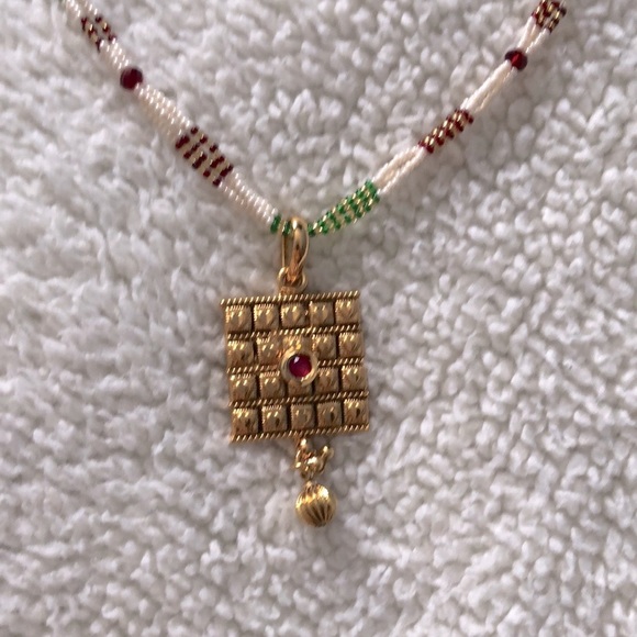 Multi color faux pearl layered Indian design necklace earrings set - Picture 2 of 3